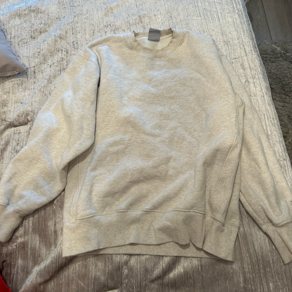 Tna crewneck